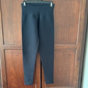 Booty by Brabants Black Textured Kids Leggings
